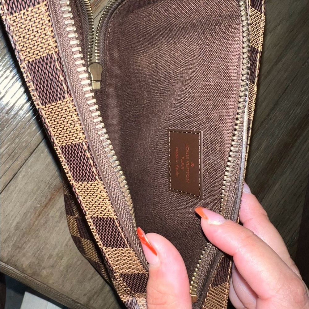 LV Checkered Brown Crossbody Bag - Picture 3 of 3